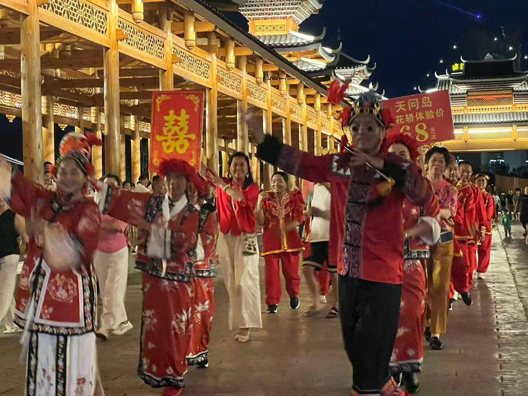 故地重游，仍是福地怀化。山水养眼，烟火养胃，这次还多了一分惊喜——联通5G全程畅