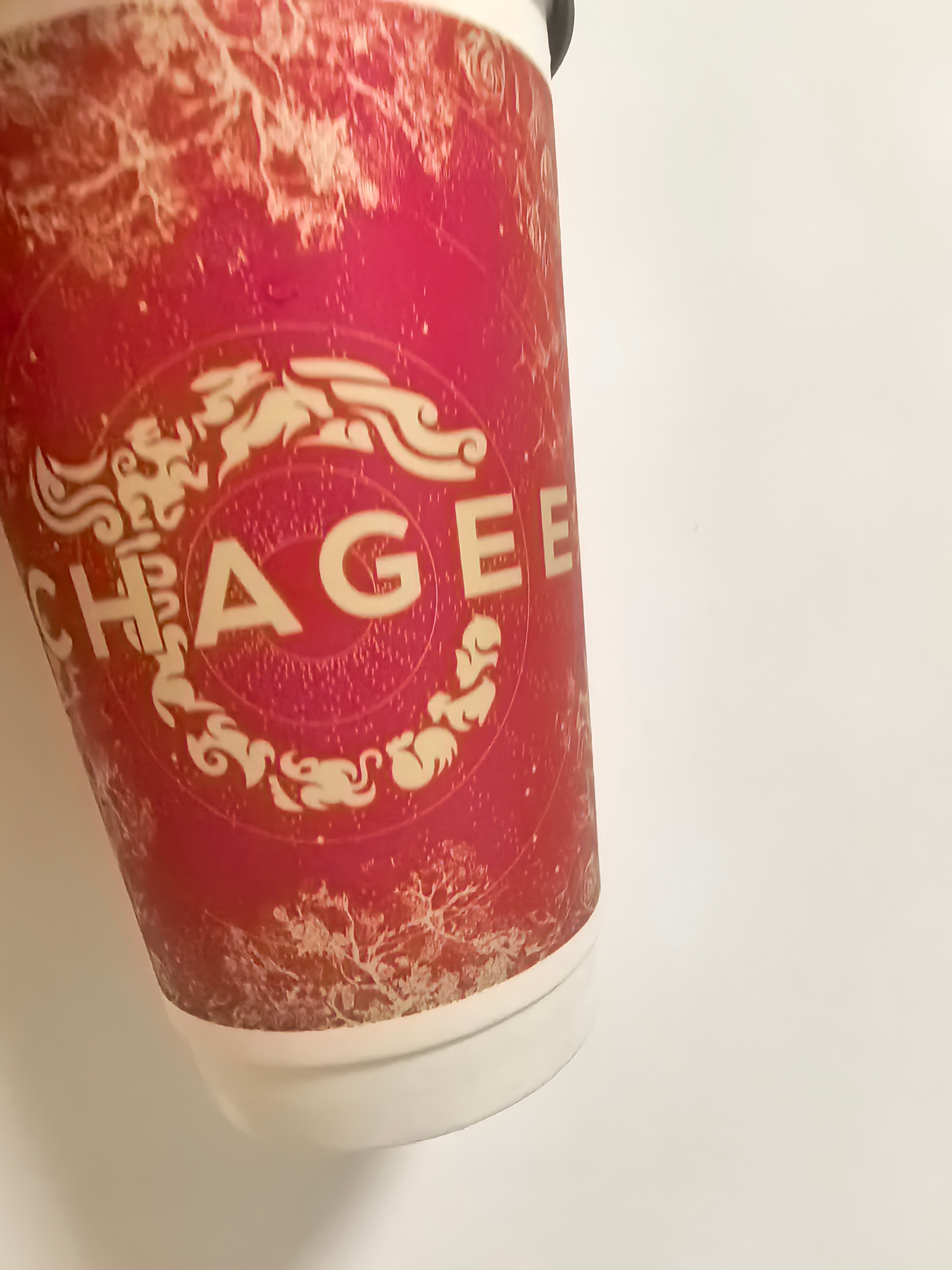 半夜靠喝霸王茶姬提神追普普，喝了之后具体几点睡我自己也不知道了郝熠然重工刺绣高定