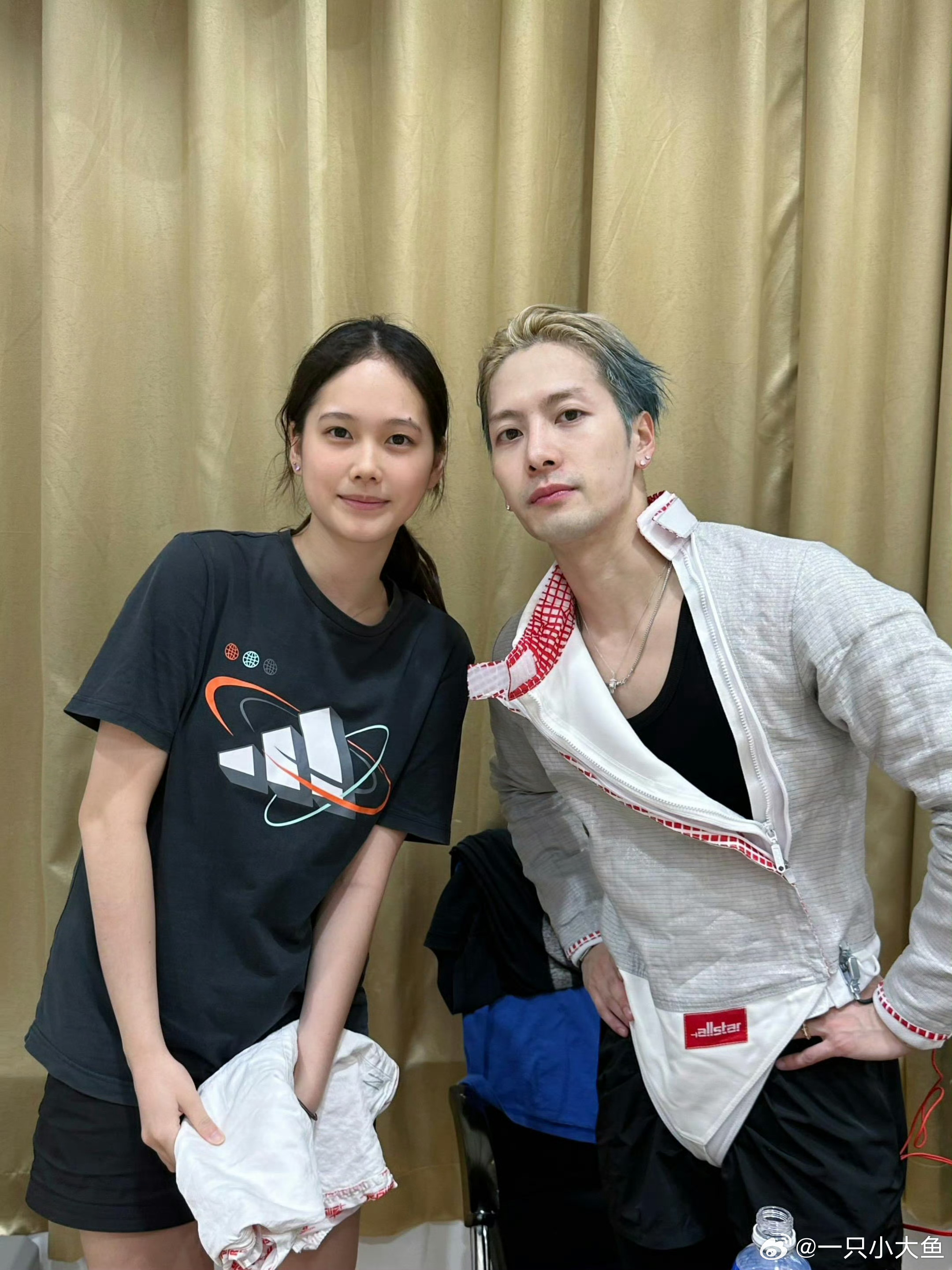 真的好白好白好白好帅好帅好帅啊喜欢这个王嘉尔 ​​​