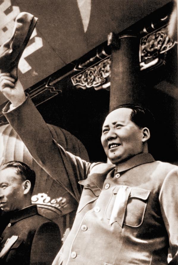 他一生心中装的全是“人民”。他始终论述：“人民，只有人民才是创造世界历史的动力”