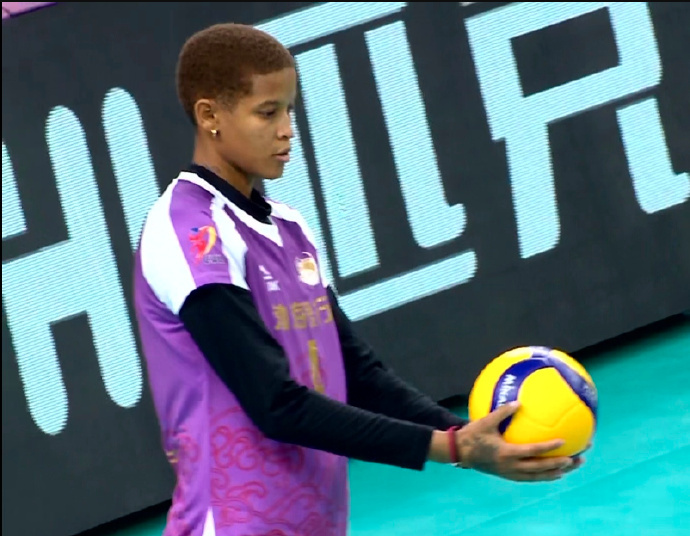 #天津女排3比0山东女排##李盈莹希望成为球队顶梁柱# 排超女排联赛首轮，#天津