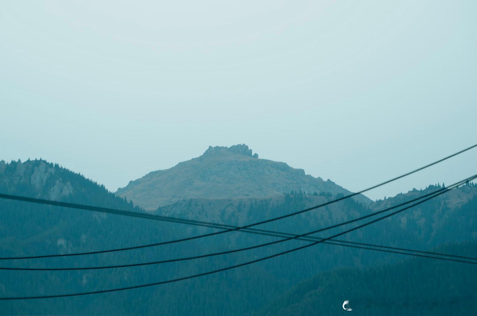 我发现无论去哪，现在第一反应都不是拍照留念照片，而是开始联想：这里拍静态不错…这