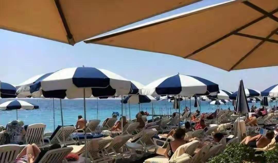 法国南部的卡普达格德自然度假村太让人惊掉下巴了！它是全球最大、官方认证的全裸度假