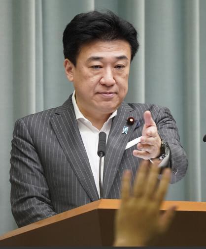 【围绕本届临时国会是否延期，首相官邸和执政的自民党之间似乎存在混乱。】7月15日