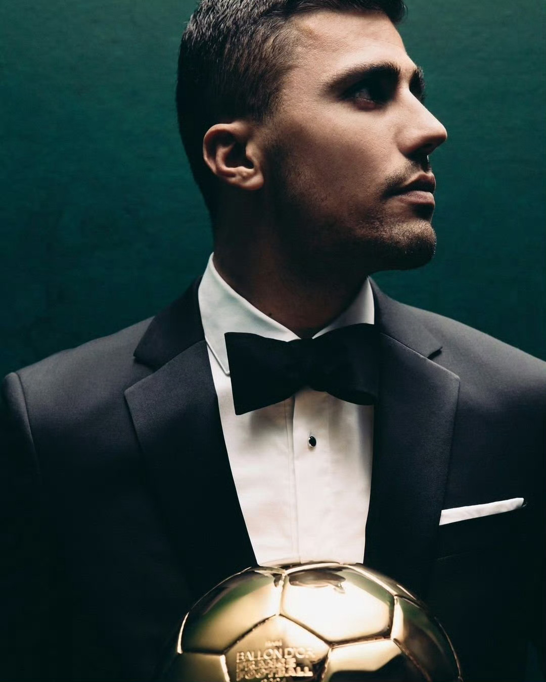 罗德里疑似示好皇马？坦言无法拒绝顶级豪门，同时盛赞维修斯国际比赛日到来，曼城29