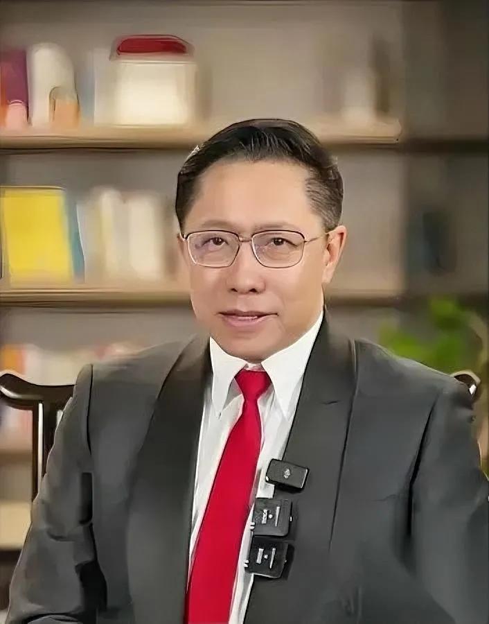 我一开始真信了李阳是好心

直到他说让董宇辉别直播

回去好好教书——合着之前“