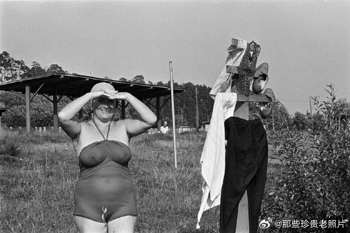 1965年莫斯科街头的人，摄影：Constantine Manos 