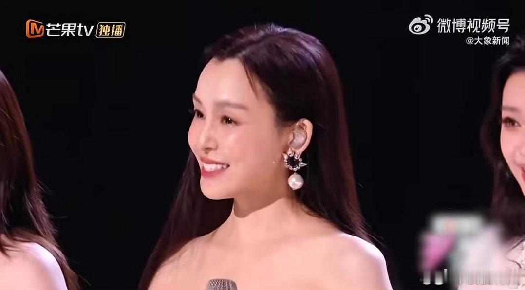 在浪姐看到万千女性缩影范玮琪、江语晨、阚清子、何宣林共同唱响《你曾是少年》中，真