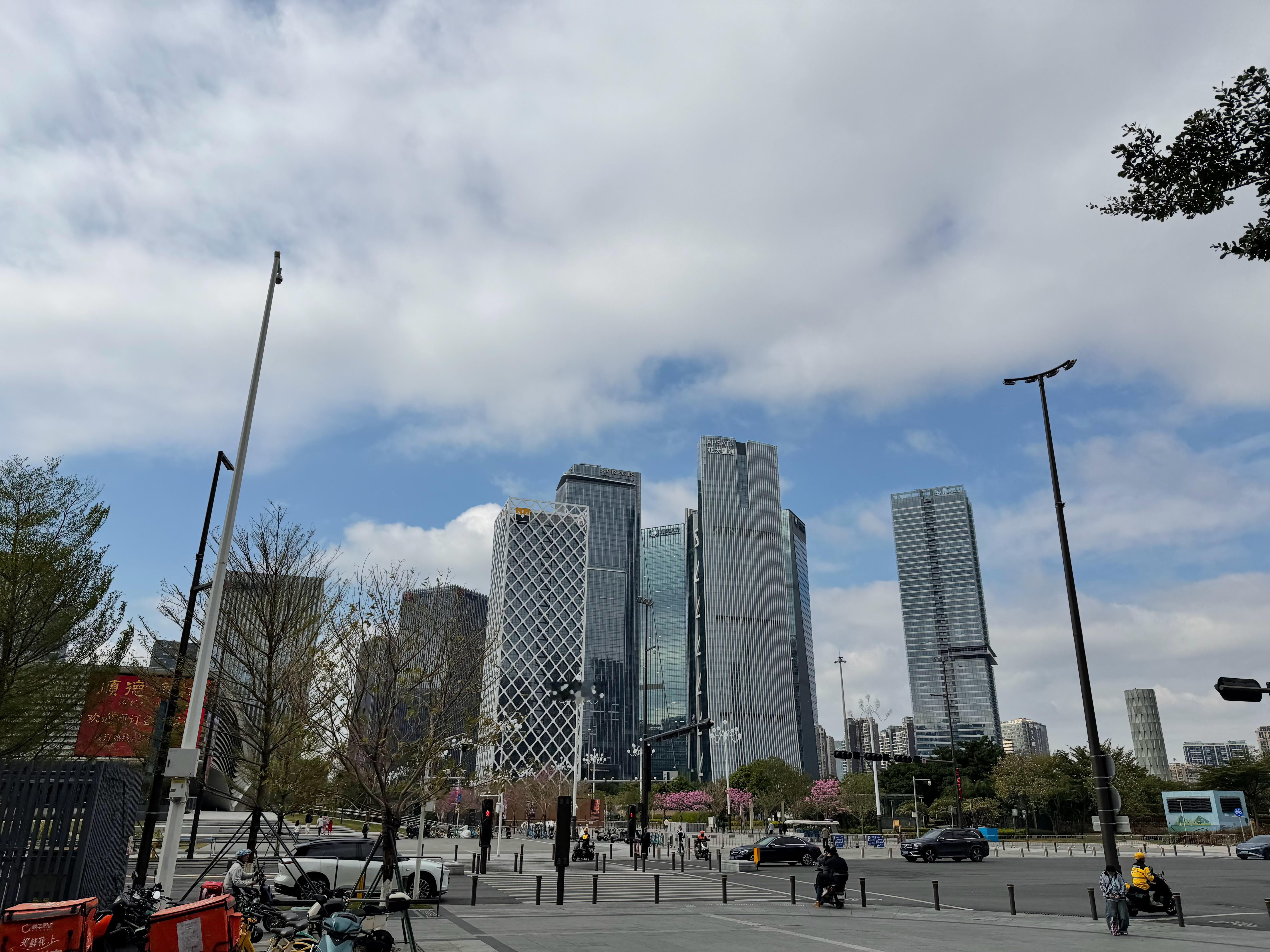 今天的深圳，风有点邪门 深圳·宝安体育场