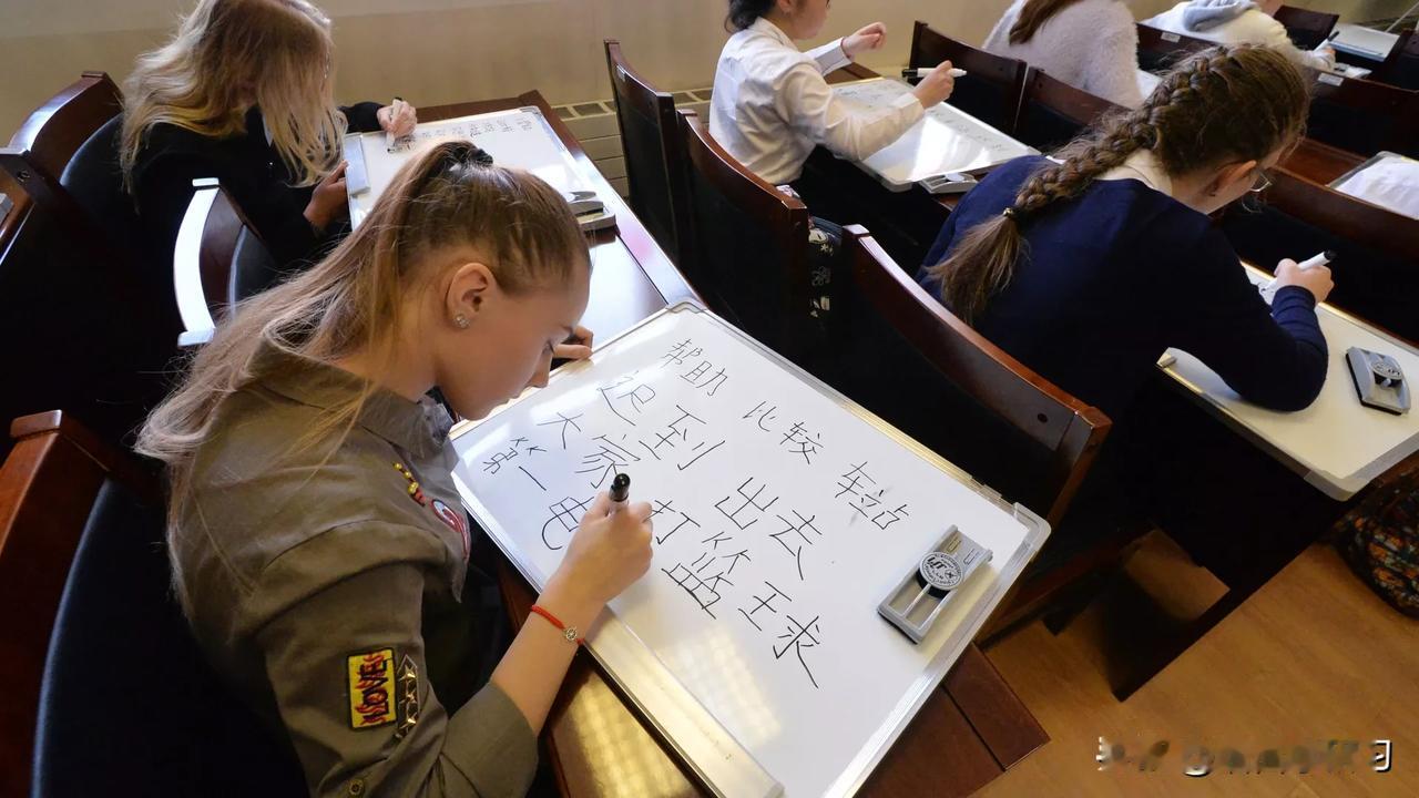 调查：半数俄罗斯人认为汉语需求将与英语相当

俄罗斯卫星通讯社莫斯科电 俄罗斯国