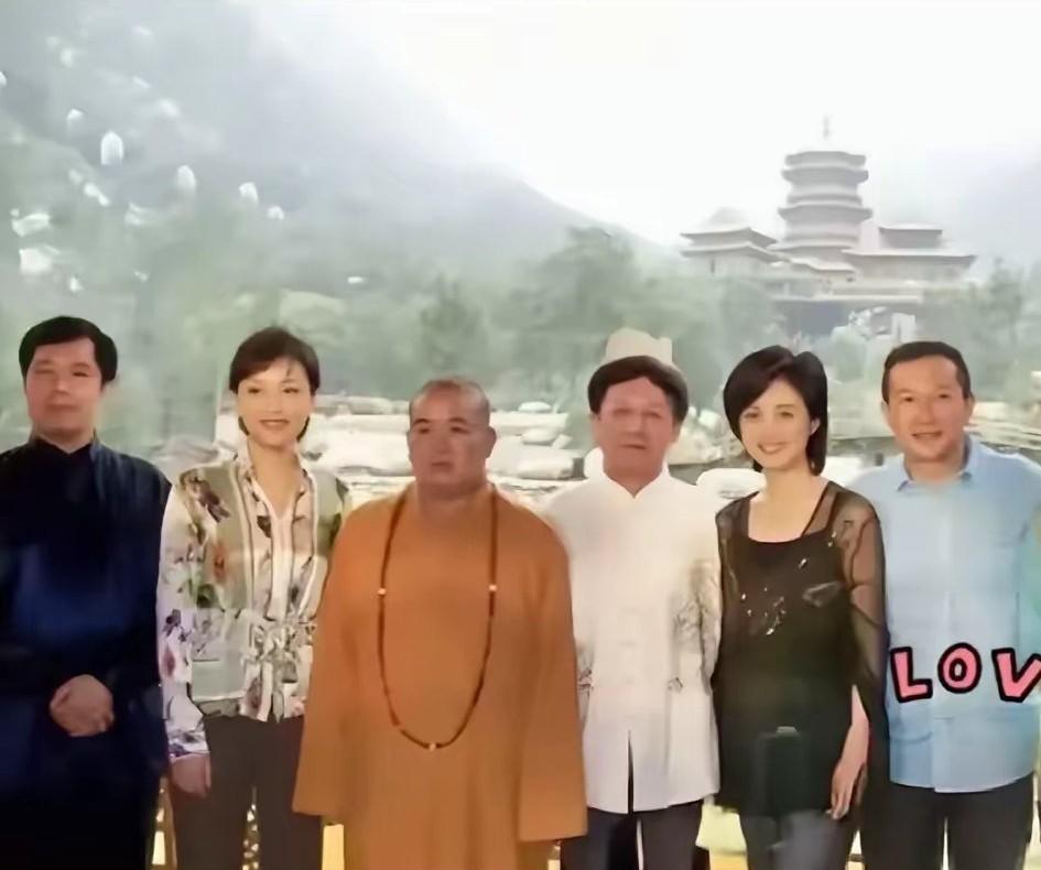 不知道这些所谓的名人为啥都会崇拜释永信？他有什么过人之处呢？受到这么多名人的抬举