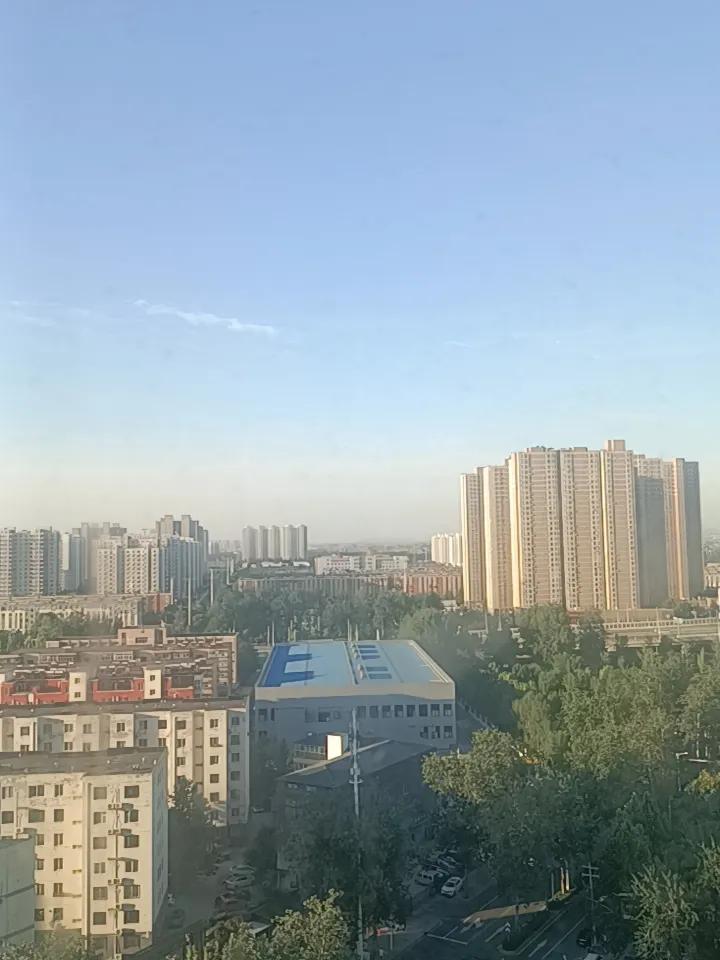 祝小朋友“六一儿童节快乐"！！！
天很热，快收麦了，快高考了，感觉好烤得慌，太阳