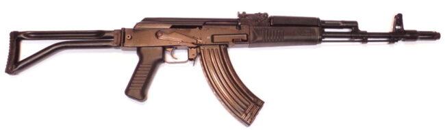 保加利亚阿森纳现在生产的阿卡与其他国家生产的，在外形，特别枪托和弹匣上有很大不同