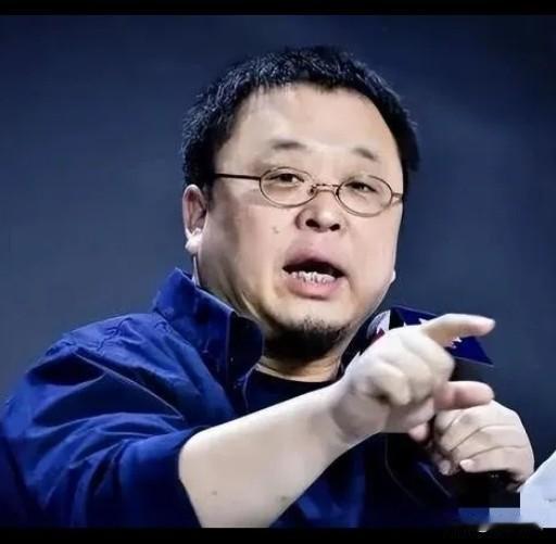 西贝不是毁在罗永浩的嘴里，而是毁在死犟死犟贾国龙的手里。

西贝陷入经营困境，罗