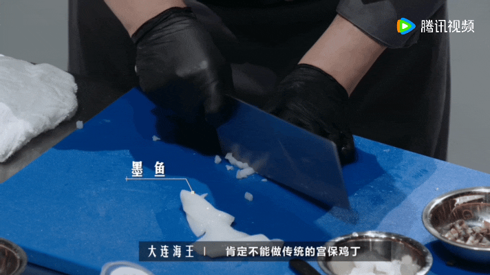 一饭封神2堪称神仙打架一饭封神双人组队模式放大对决张力，强强搭配各司所长，有人守