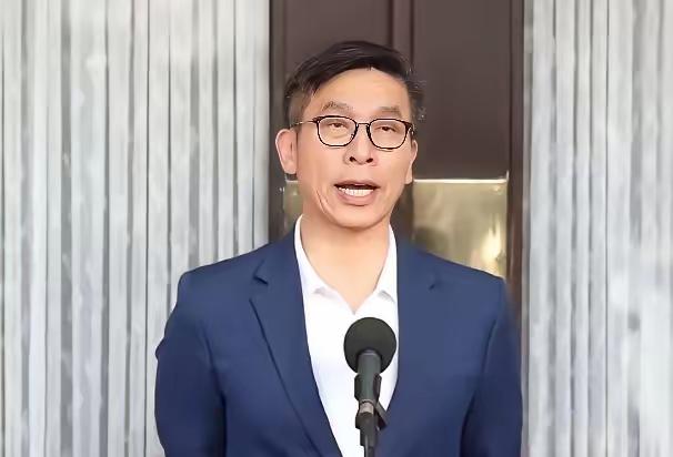 我们撤侨，我们要求中国台湾省人需出示台胞证并不过分，因为台独分子它不是中国人。我