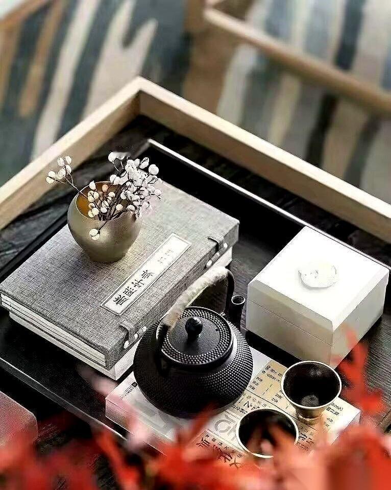 你知道老人最怕的不是生病，不是孤独，是啥吗？
是摔一跤。
就这么简单一跤，可能就