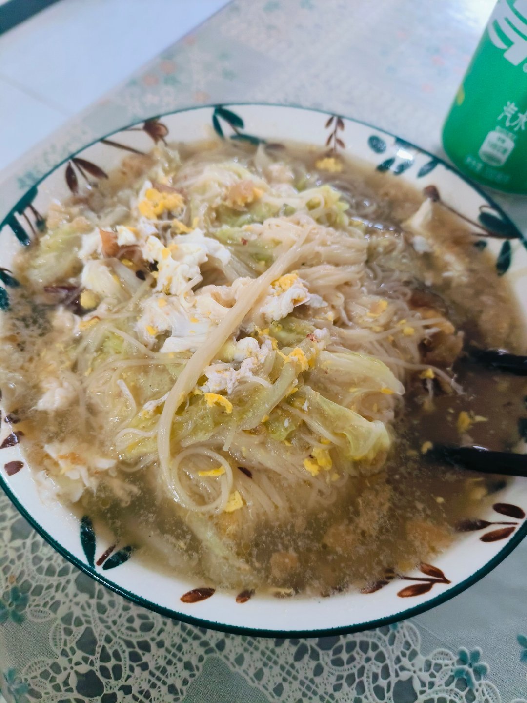 哎呀，冻亖我了，早上送娃上学是真冷啊！两只手都没知觉了😰，赶紧吃口热乎的暖暖！