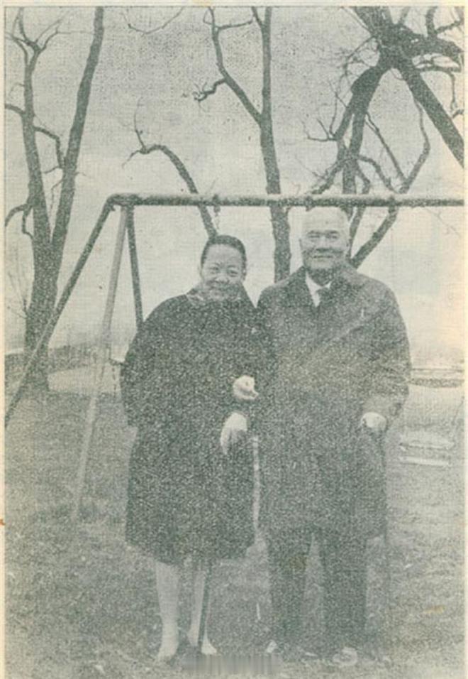 杨子烈：张国焘出走后延安的余波 上世纪六十年代末，张国焘夫人杨子烈写了一本名为《