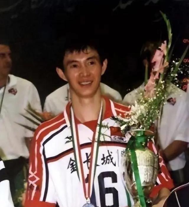 排球名将朱刚：30岁病逝，妻子和母亲对簿公堂，离世2年才被安葬

回望过去，中国