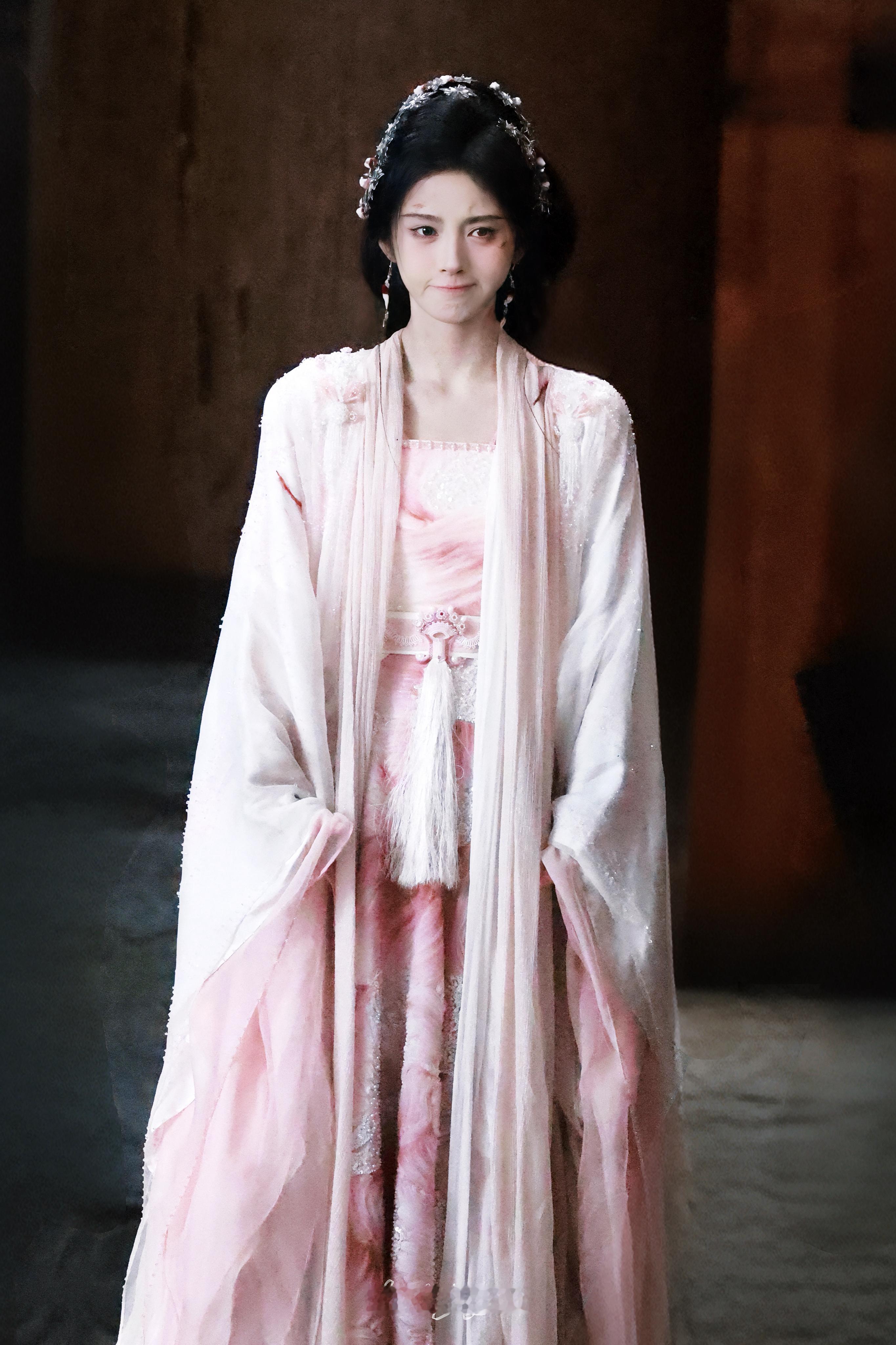 鞠婧祎[超话]鞠婧祎阿黛 jjy鞠婧祎苏绿夏 掉落一组露芜衣！萌狐来的 ​​​