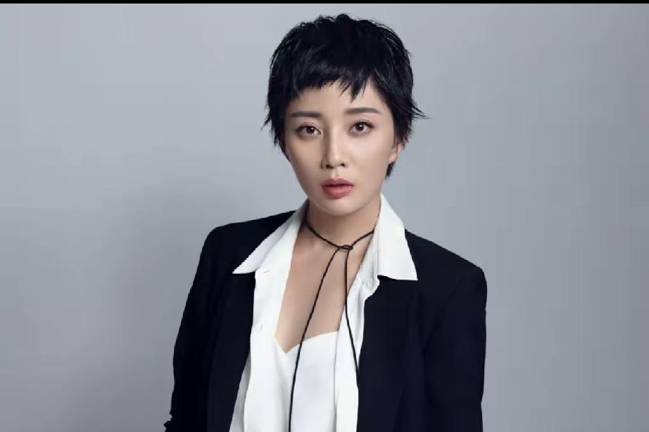 《花少8》直播名场面！殷桃邓为趣味互动，少年感与成熟魅力并存
 
9月17日《花