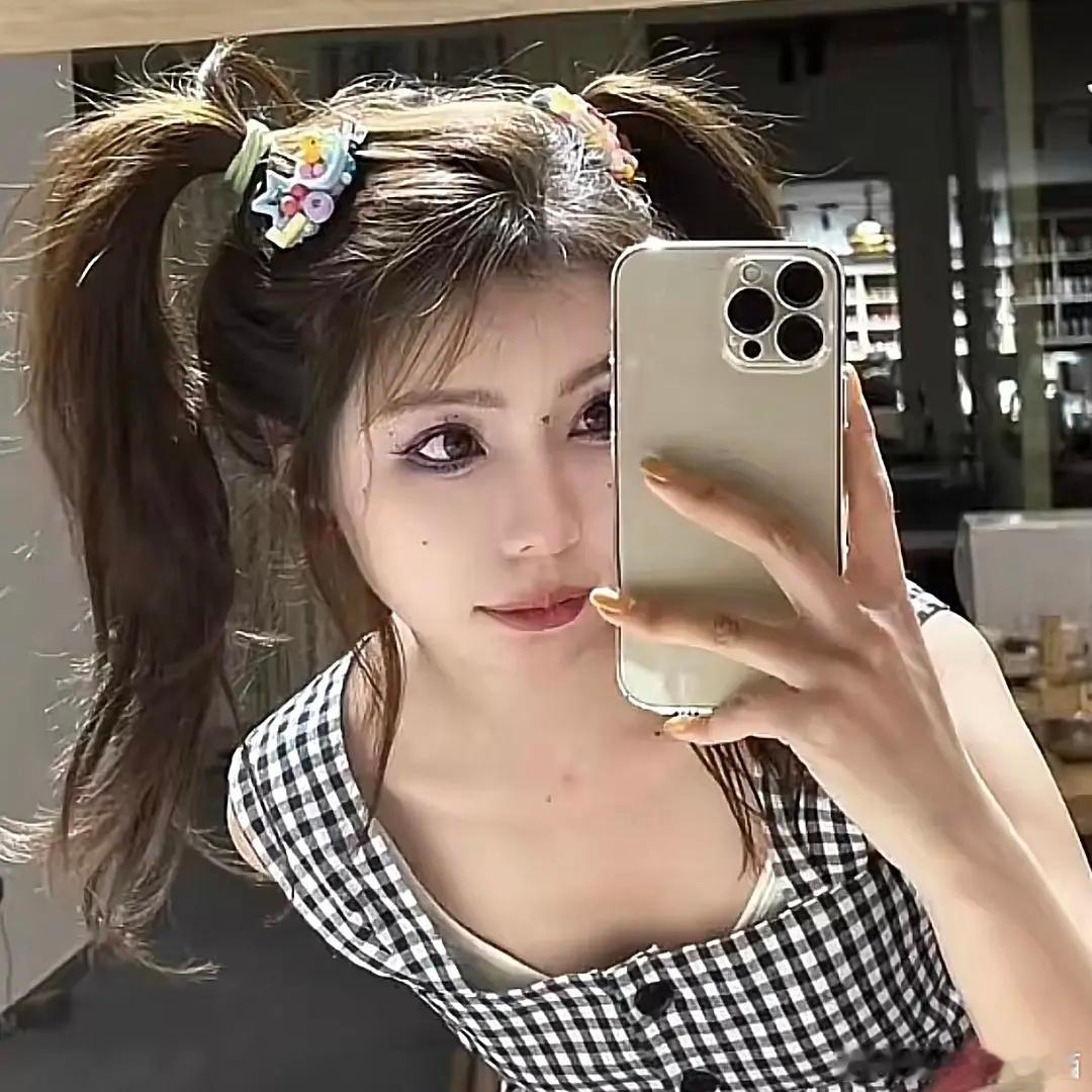 两公婆一大把年纪了都还挺爱装嫩和蕾蕾绝配！ ​​​
