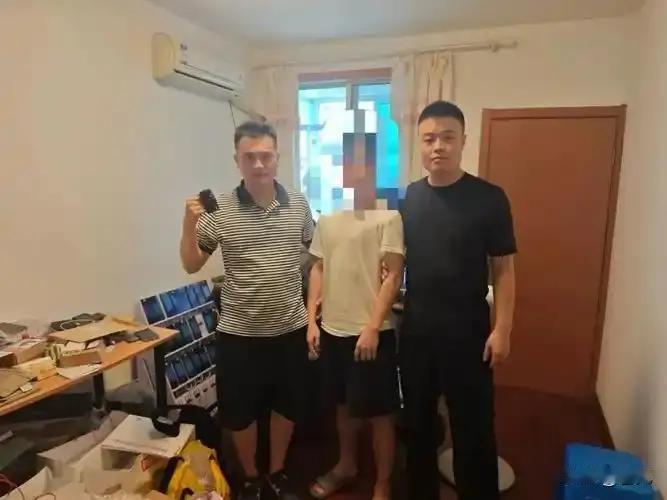 29岁程序员外挂抢票牟利8万，一朝被公诉：别让小聪明，毁了一辈子
 
江苏，29