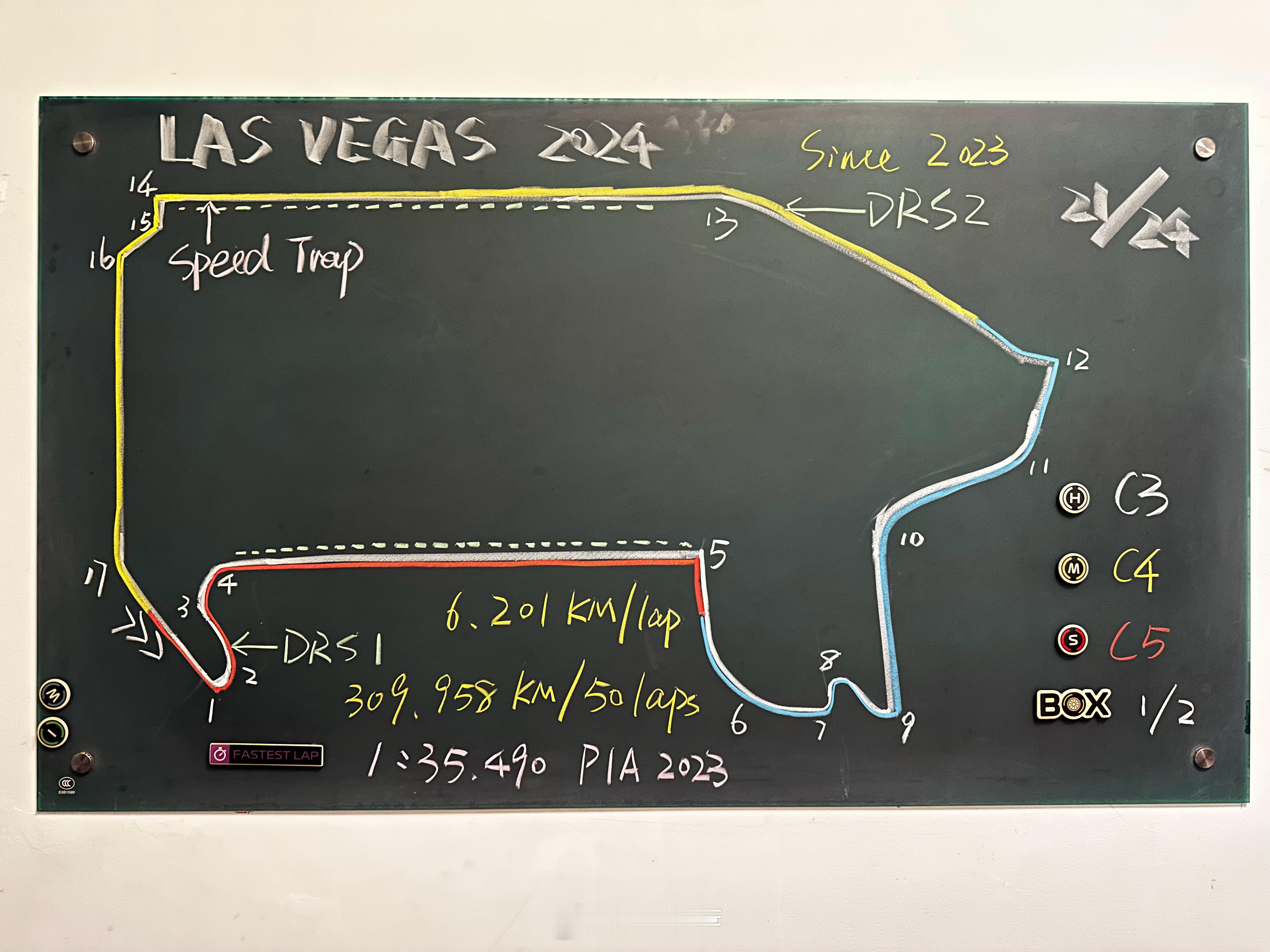 F1[超话]  F1拉斯维加斯 最后一个三连背靠背来啦！WDC和WCC还有悬念，