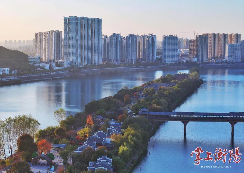 庄子《在宥》十五

 世俗之人，皆喜人之同乎己，而恶人之异于己也。同于己而欲之，