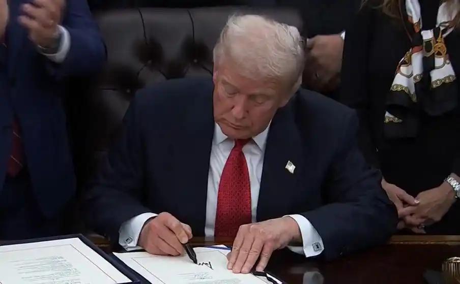 特郎普不想再当“冤大头”了，一口气退群66个，“好心的”腾出位置主动拱手让给其他