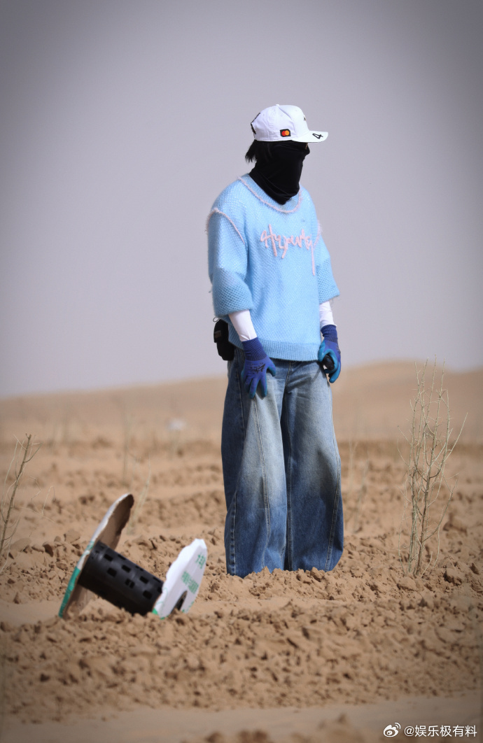 鹭卓沙漠变绿洲冲冲冲鹭卓今日份沙漠玫瑰继续沙漠玫瑰鹭卓上线！今日份继续朝着沙漠变