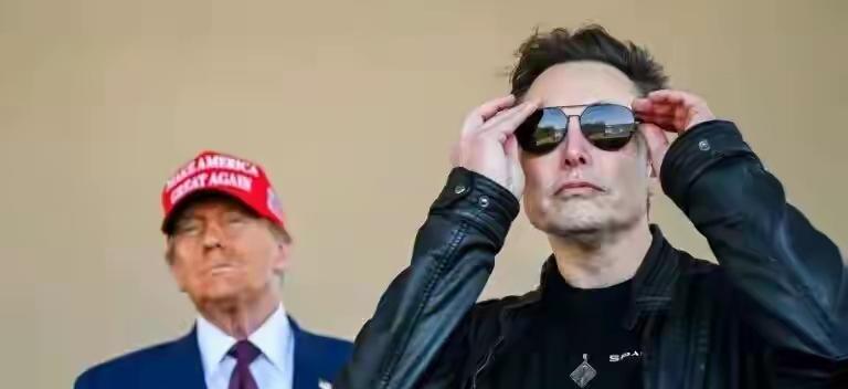 特朗普的大麻烦来了！
特朗普老家纽约被“拿下”了！

这座城市选出来一位90年代