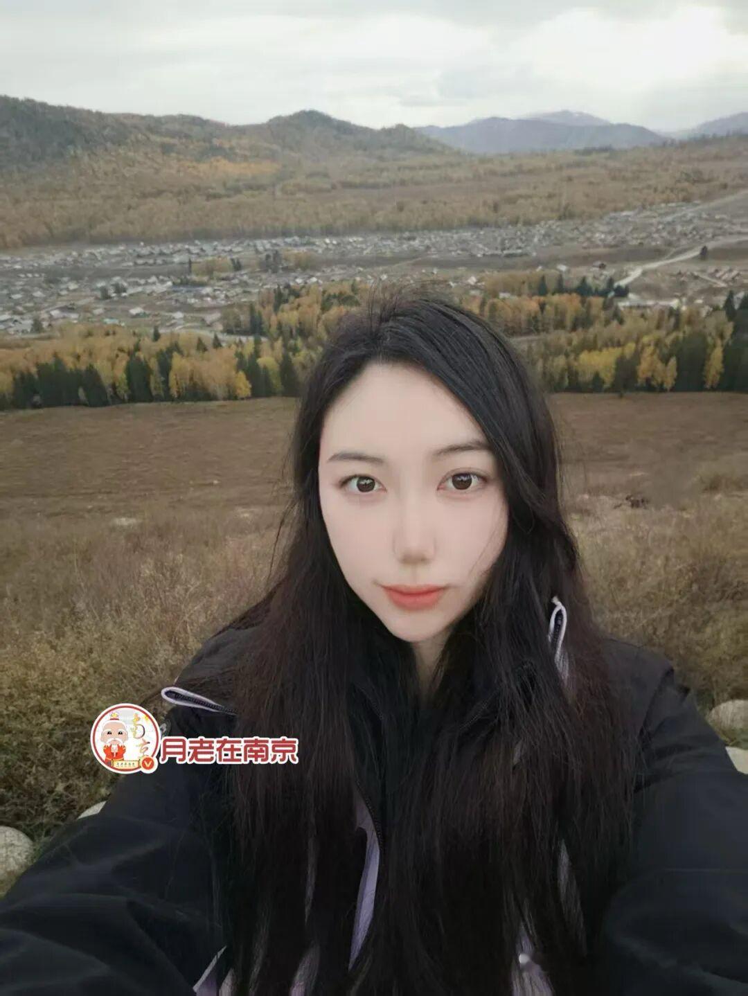 体制内家庭，独生女，南京人，身高165，事业单位工作，有房有车，温柔姑娘 ​​​