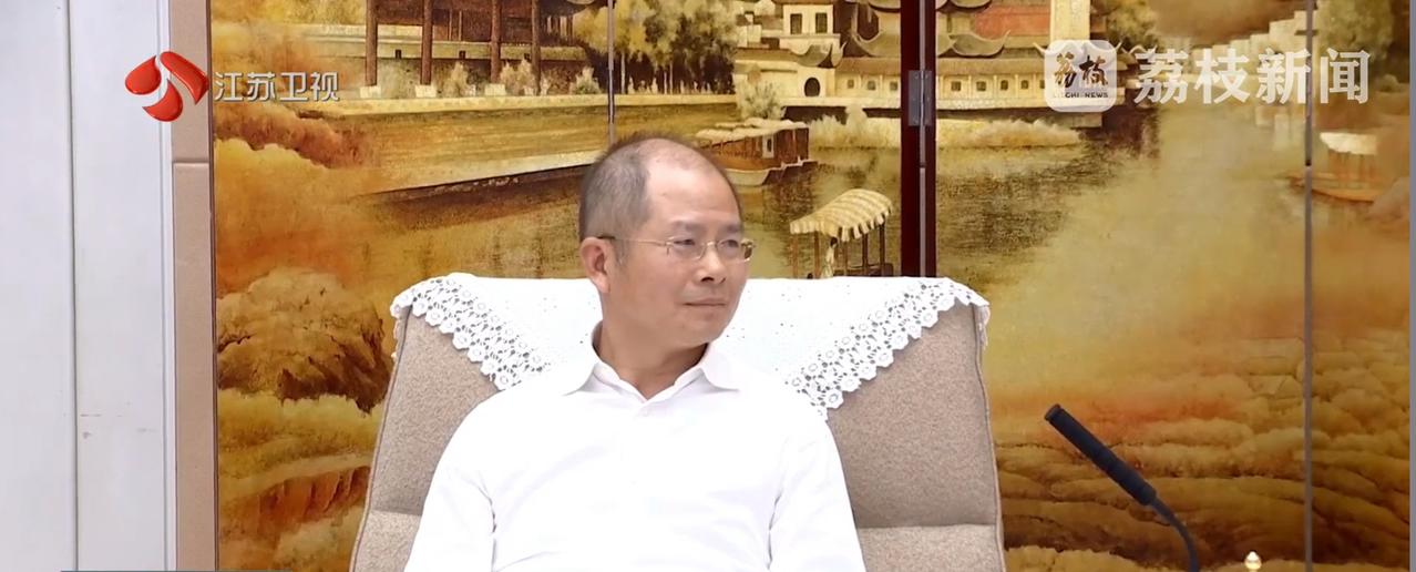 8月6日，华为副董事长、轮值董事长徐直军一行，在南京。