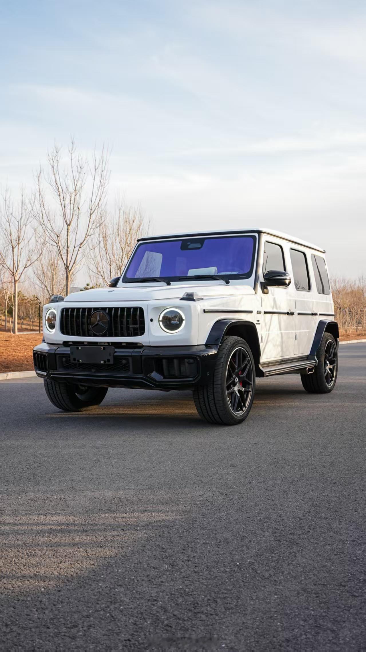 白色韩版G450d怎么改？原地变身暗夜熊猫G63🐼22寸大脚+六活塞卡钳稳稳拿