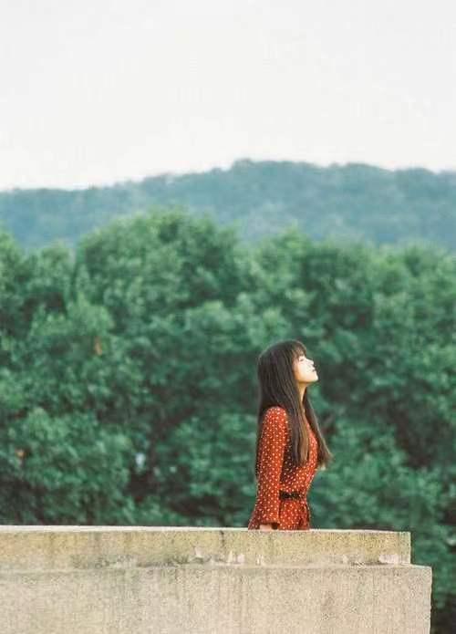 🌤²º²⁶/₁.₄ ꙳⸜🚗⸝ໍ 𖥧𖥧🍑 ꃅꍏᖘᖘꌩ🍁

要学会独处。