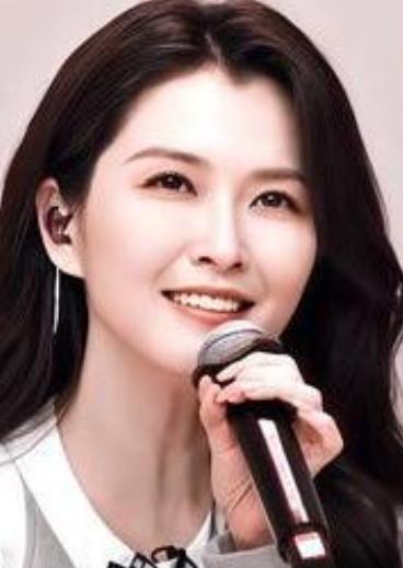 在4月8日播出的《乘风2026》第一次公演赛前考核中，李心洁带领谢楠、徐洁儿、陈