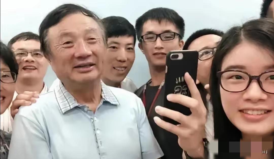 华为又放大招！
5月10日，华为3位顶尖技术专家赵立晨、周顺波、朱森华正式离职，