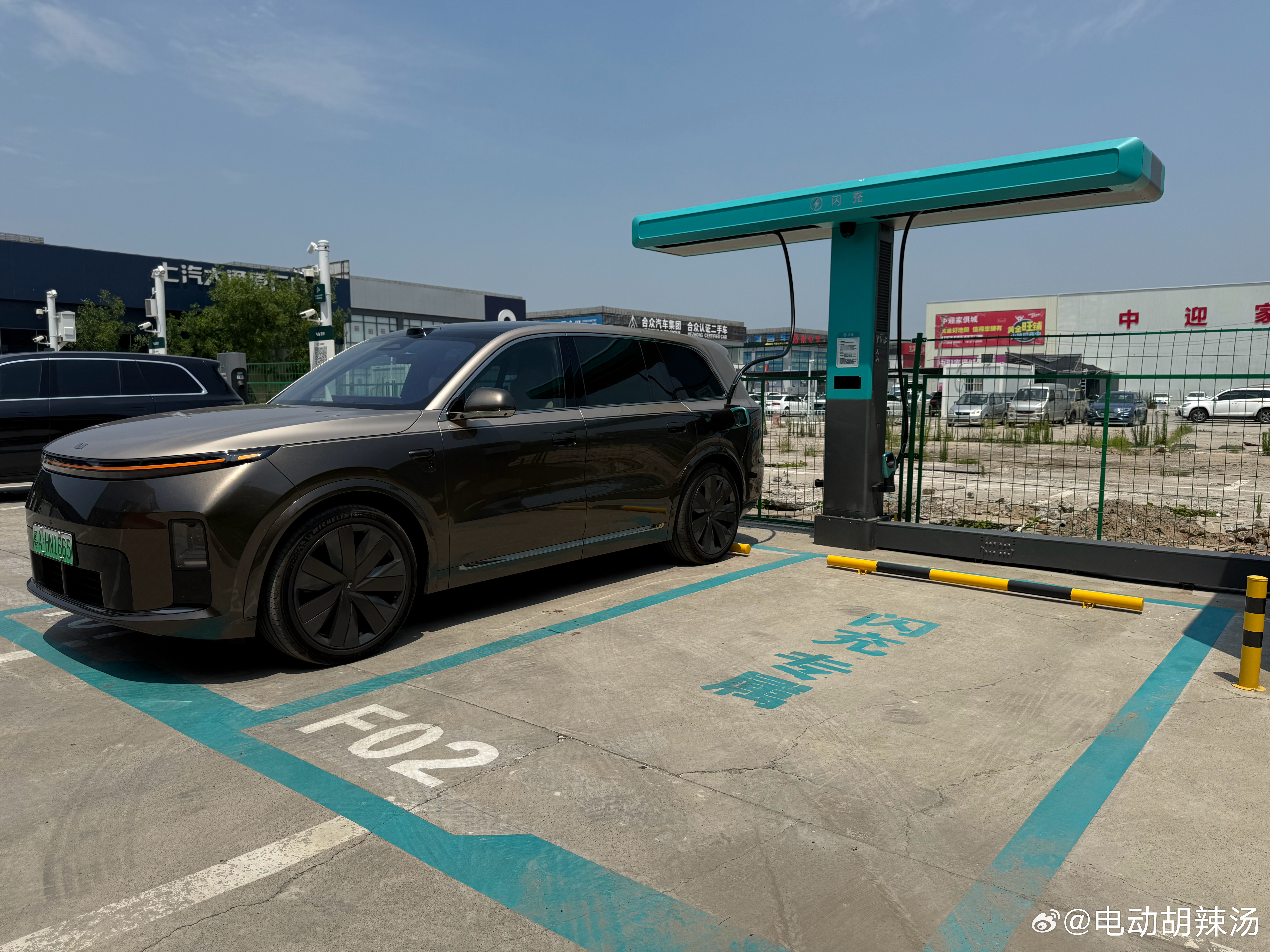事实证明，比亚迪闪充十分适合理想5C！峰值420kW！但忘记拍下来了！建桩就得建
