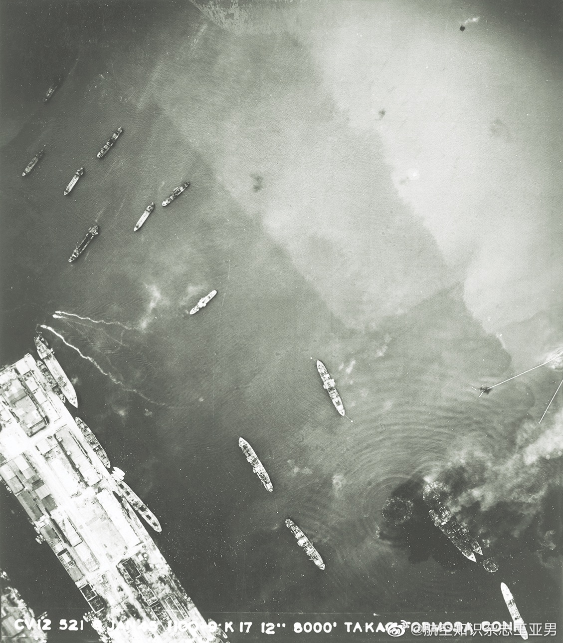 1945年1月9日，美国海军第3舰队航母舰载机空袭日据中国台湾高雄港，这是随行的