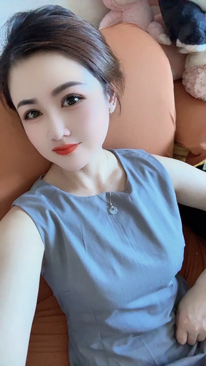 快四点钟了，难道眼看着天亮么？脑瓜子疼～