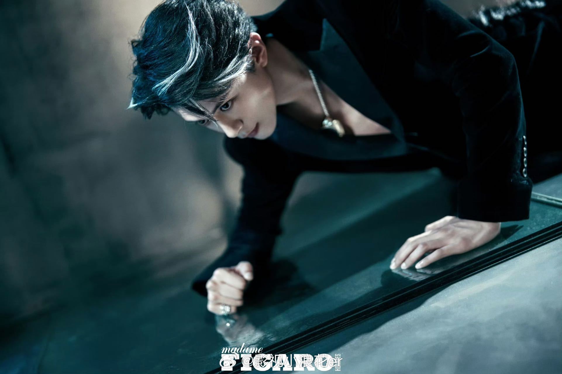 邓凯费加罗封面双奢牌加持邓凯费加罗首封即神封 邓凯这次的首封确实值得肯定，双奢加