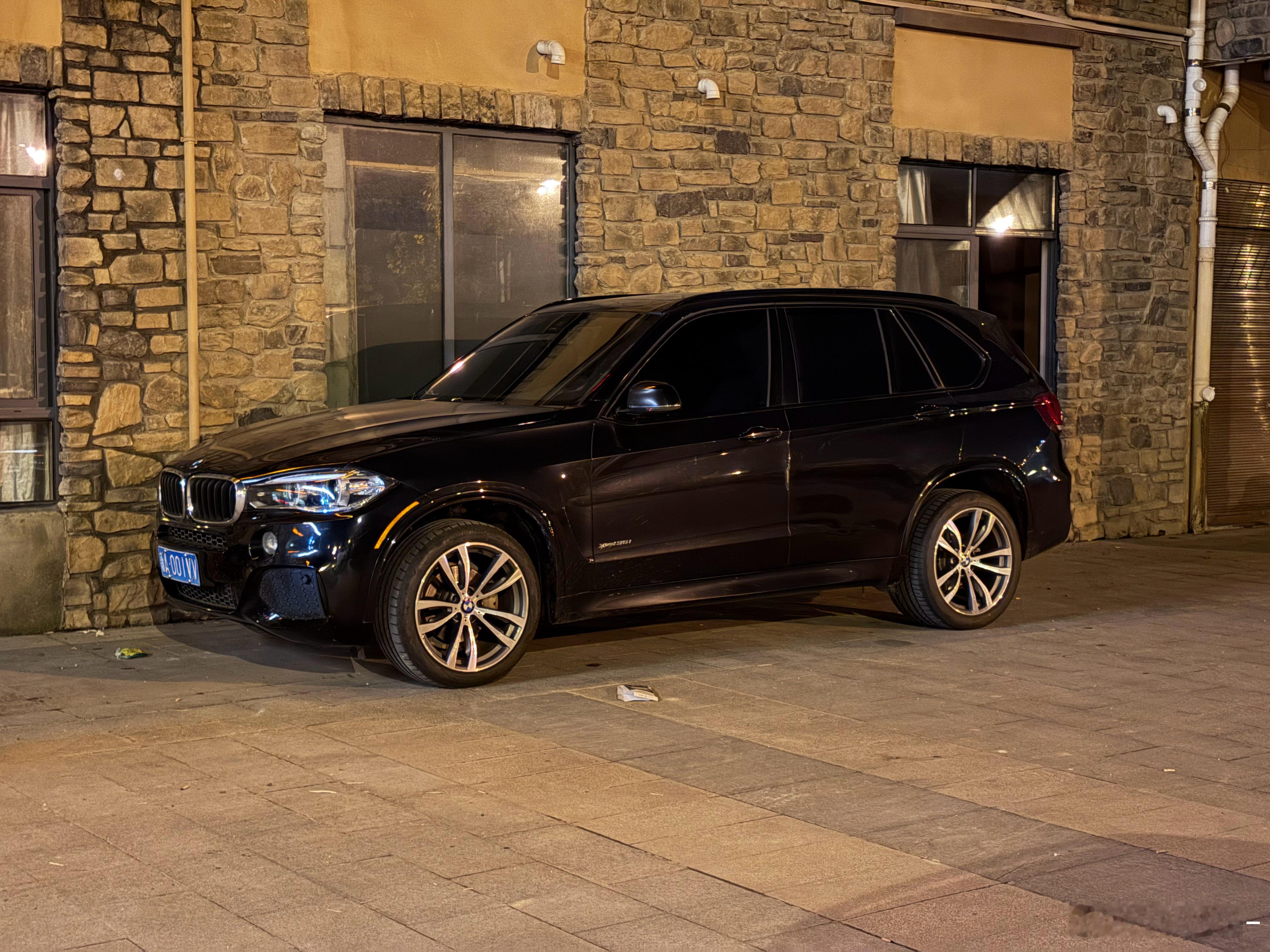 曾经的公路之王除了刹车有点拉垮日行千里倒是不在话下 