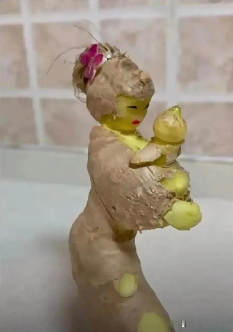单身久了看姜都眉清目秀。
给大家看看生一胎和三胎的区别。
一胎妈妈眼里手里全是这