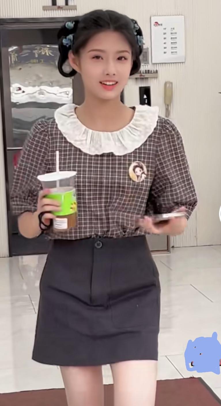 看出她是谁了吗？她是《墨雨云间》最忠心的丫鬟，舍命救姜梨，可以下线太早了，还没看