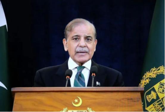 夹在美国伊朗之间，什么也没说错、什么也没做错，却成了中东混战里最大的输家。就在全