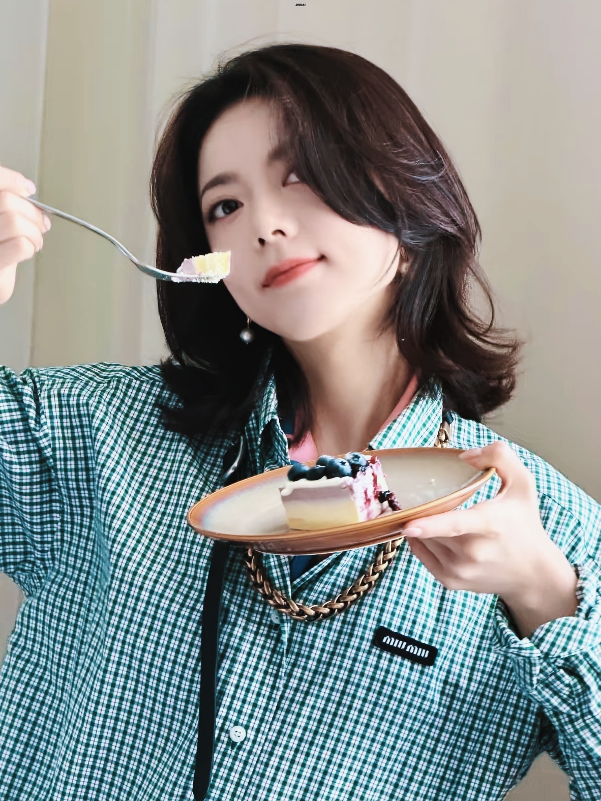 蓝莓小蛋糕🫐赵今麦miumiu品牌大使 ｜赵今麦