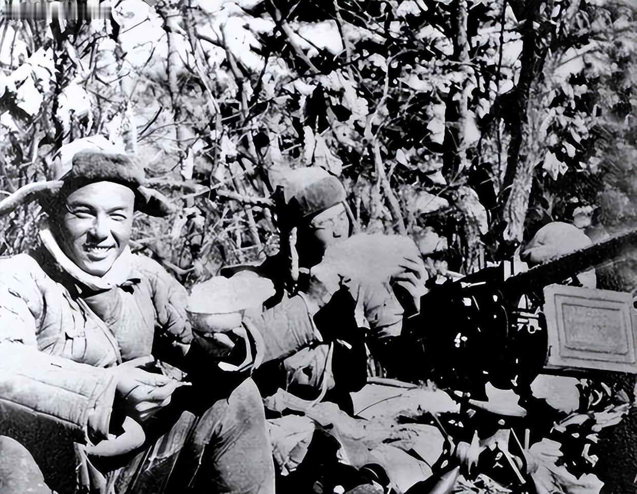 1951年一名15岁志愿军手痒痒，朝美军开了一炮，结果被记了二等功。
 
此事记