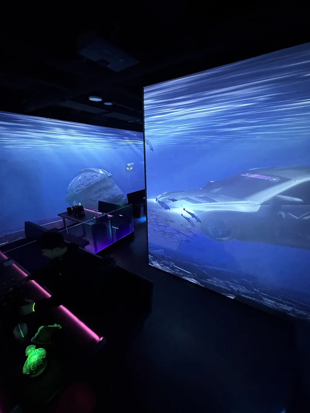 大学城的酒蒙子请集合‼️艺术展Bar太超前了